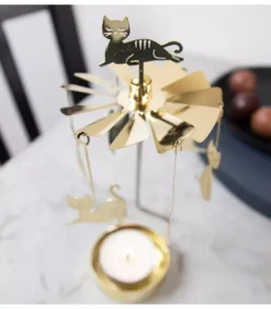 Pluto Produkter, déco de Noël Scandinave Bougeoir Carrousel Famille Chats Dores